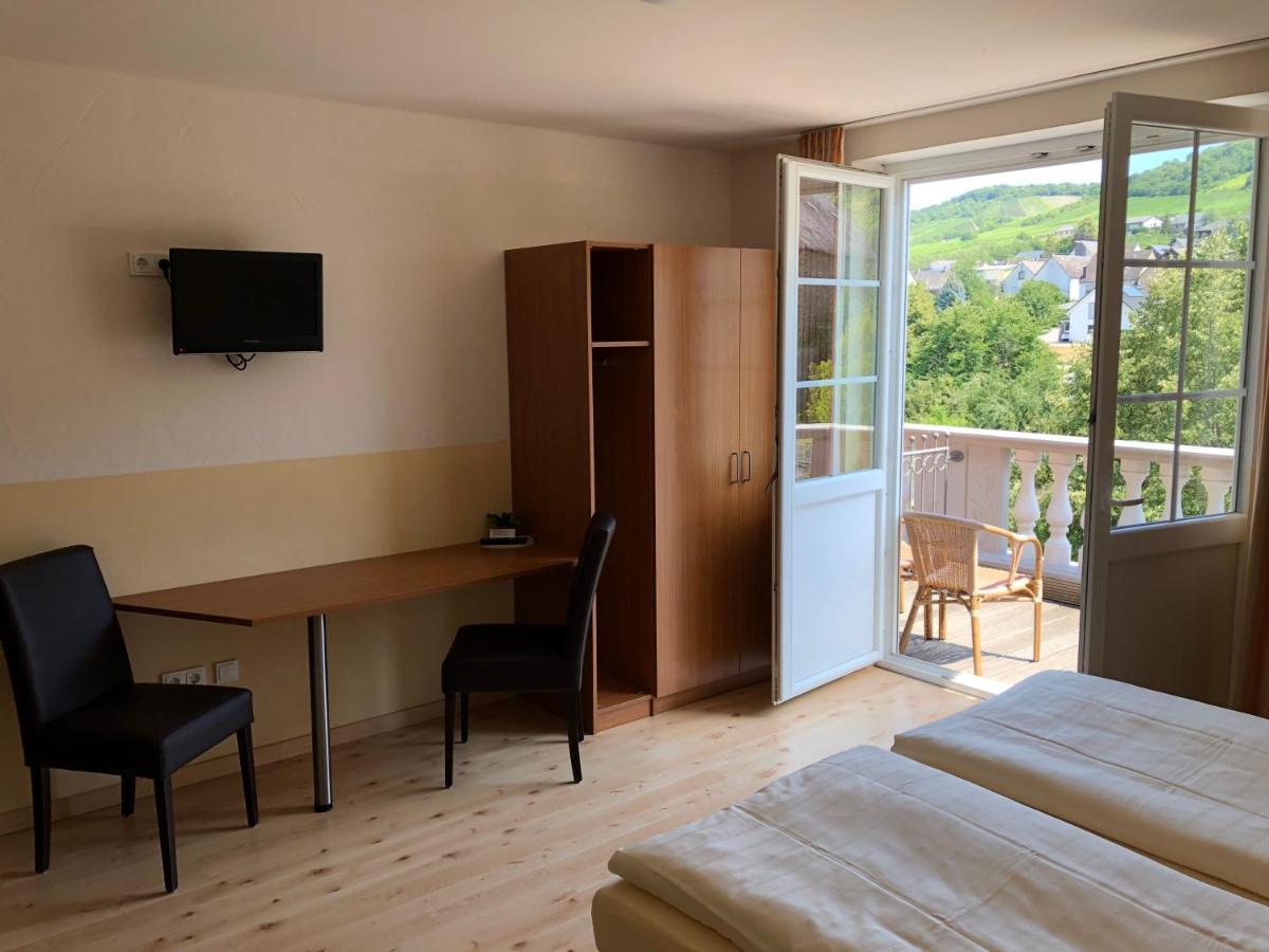 Hotel & Restaurant Bruehler Hof Wintrich Kültér fotó